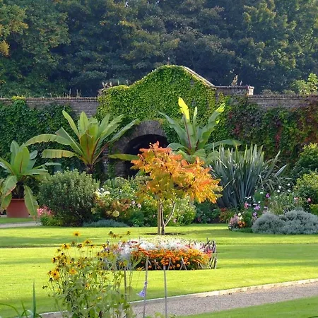 Marlay Grange Luxury Homestay *